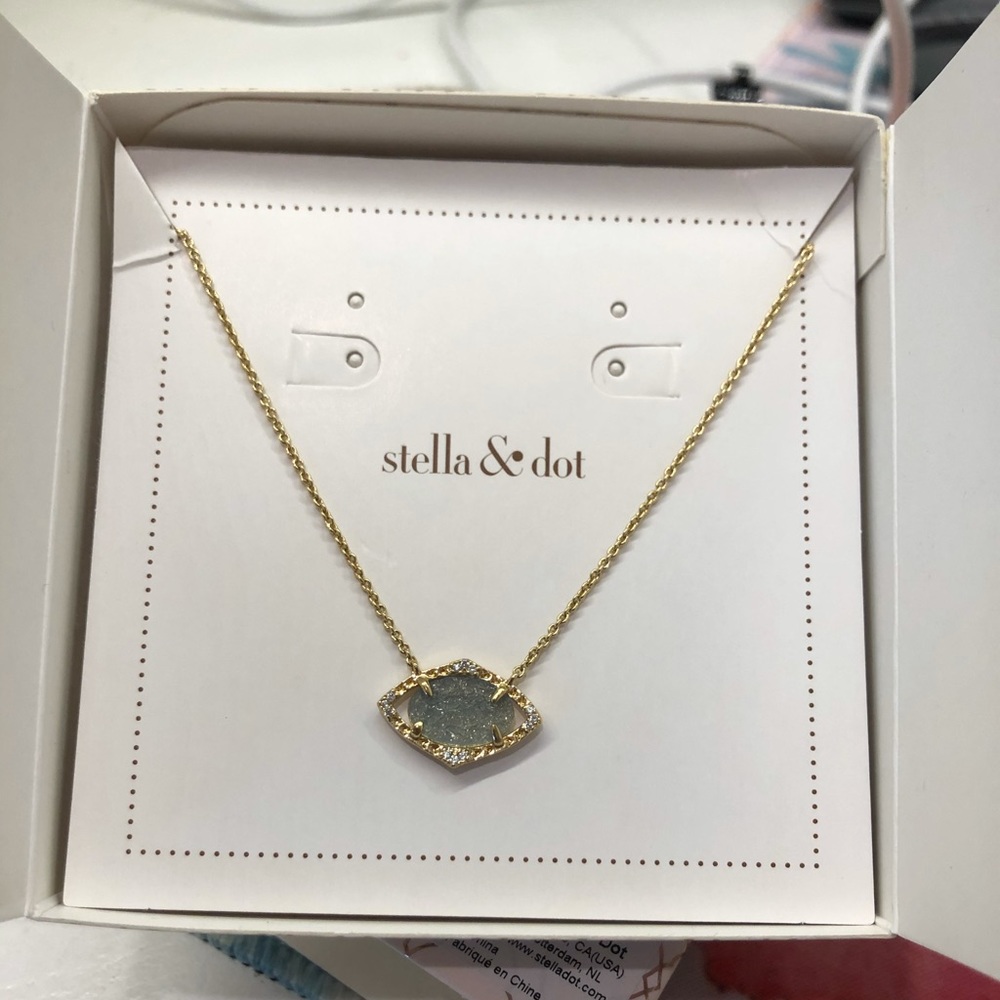 Charlotte pendant